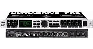 PROCESSADOR E CROSSOVER DIGITAL BEHRINGER DCX2496