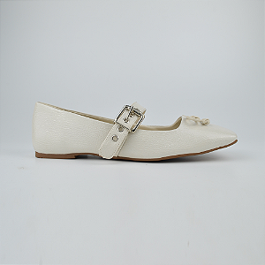 Sapatilha Off White Verniz com Fivela