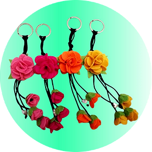 Chaveiro mini rosa em feltro