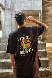 Camiseta Oversized Estampa I Feel - Preto