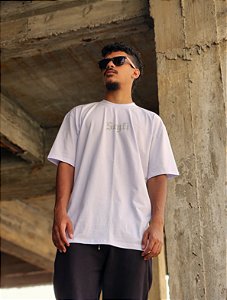 Camiseta Oversized Estampa LOGO 1 - Branco