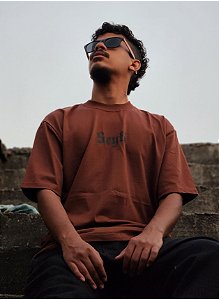 Camiseta Oversized Estampa LOGO 1 - Marrom