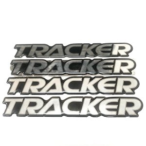EMBLEMA TRACKER RESINADO