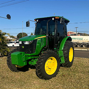TRATOR JOHN DEERE 5090E - ANO 2023