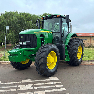 TRATOR JOHN DEERE 6165J - ANO 2013