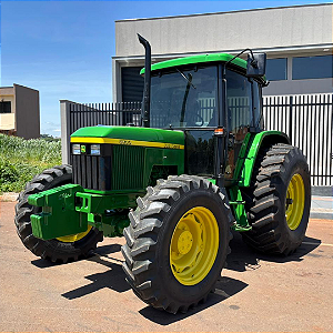 TRATOR JOHN DEERE 6300 - ANO 2002