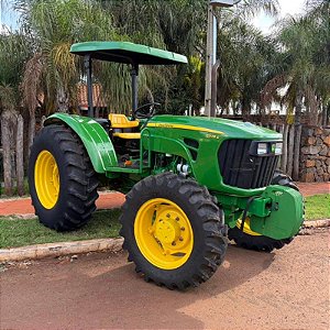 TRATOR JOHN DEERE 5078E - Ano 2013