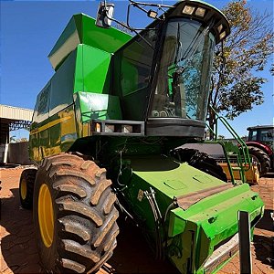 COLHEITADEIRA JOHN DEERE 1550 - Ano 2003