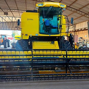COLHEITADEIRA NEW HOLLAND TC 5090 - Ano 2011
