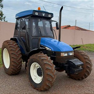 TRATOR NEW HOLLAND TL 85 - Ano 2004