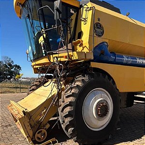 COLHEITADEIRA NEW HOLLAND TC 5090 - Ano 2008