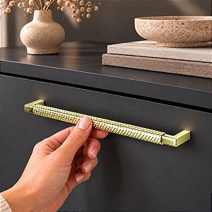 PUXADOR MÓVEIS ZIGRINATO IL1780 224MM  DOURADO