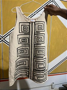 Blusa com grafismo pintado a mão