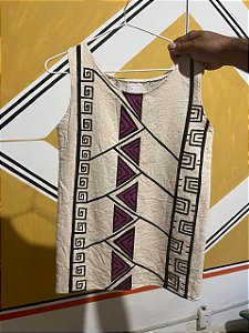 Blusa com grafismo pintado a mão