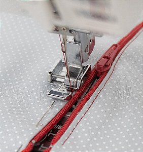 Calcador para aplicação de zíper comum – 200015107