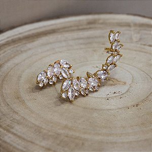BRINCO ASSIMÉTRICO EM BANHO DE OURO 18K