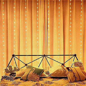 Cortina com 320 LEDs Branco Quente 8 funções fio de Fada PVC 3m x 2 metros bivolt.