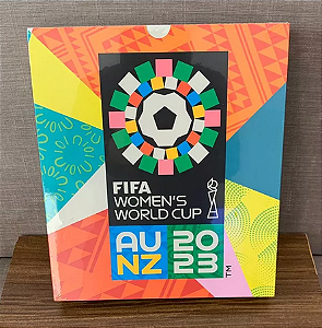 Panini FIFA 2023 WOMEN WORLD CUP TREASURE BOX Capa Dura + 30 Envelopes