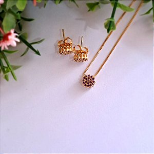 Conjunto lilás delicado com cristais