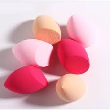 ESPONJA CHANFRADA PARA MAQUIAGEM