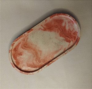 Bandeja decorativa marmorizada vermelha