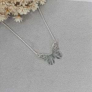 Colar Borboleta Geométrica