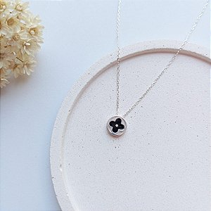 Colar Círculo com Trevo
