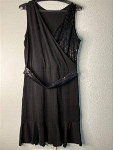 Vestido Preto com detalhes em lantejoulas