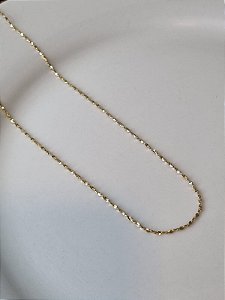 Colar brilhoso dourado