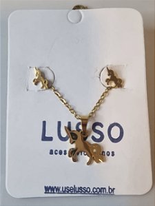 Conjunto com pingente de unicórnio dourado