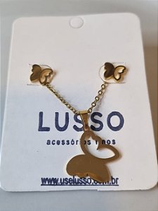 Conjunto com pingente de borboleta vazado dourado