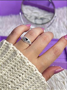 Anel coração canelado resinado preto - P (14 ao 17)