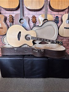 Violão Yamaha Compass CPX1000 jumbo elétrico regulado