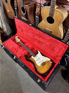 Guitarra Rp de Fender strato (China) regulada cordas novas