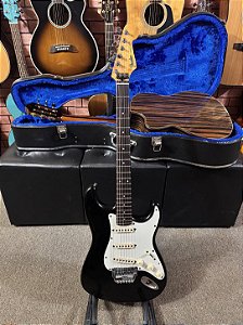 Guitarra Fender Japonesa strato SSS regulada