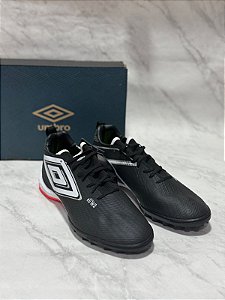 Chuteira Umbro Preta