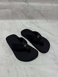 Chinelo Kenner All Black