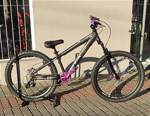 Bicicleta aro 26 GTA Rebel preta 7 Marchas Barulhenta