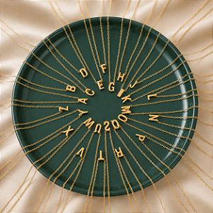 — Colar Letra — Dourado