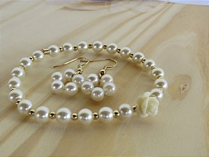Pulseira e brincos de pérola