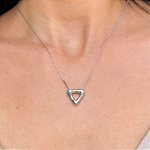 Colar IsaLuz Triangulo Vazado Banhado em Ródio Branco