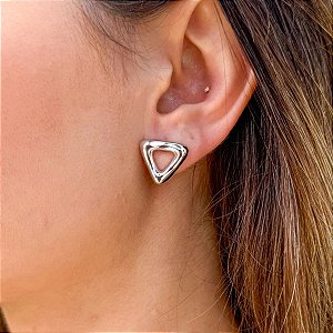Brinco IsaLuz Triangulo Vazado Banhado em Ródio Branco