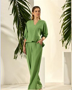 BLUSA AMPLA RECORTES