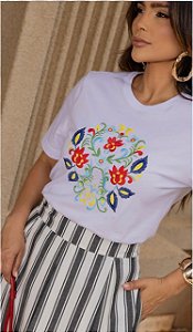 T-SHIRT BORDADA