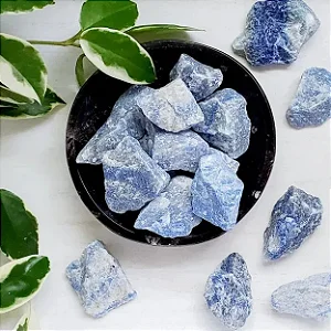 Quartzo azul natural bruto - sabedoria e calma - 25 a 40g
