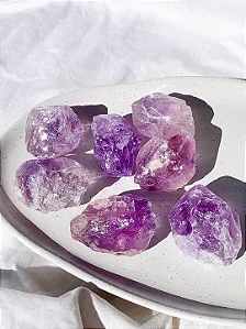Ametista extra natural bruta - transmutação e espiritualidade - 30 a 65g