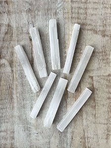 Bastão de selenita natural bruta - limpeza e harmonia - 8  a 18g