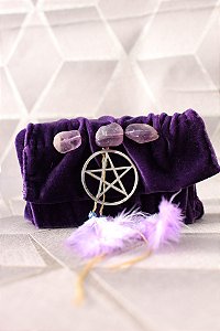 Bolsa mística para tarô em veludo roxo com ametistas, pentagrama e penas - SOB ENCOMENDA