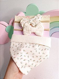 Kit Bandana e faixinha creme com florzinhas