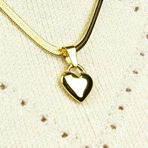 Colar Fita Dourado com Coração